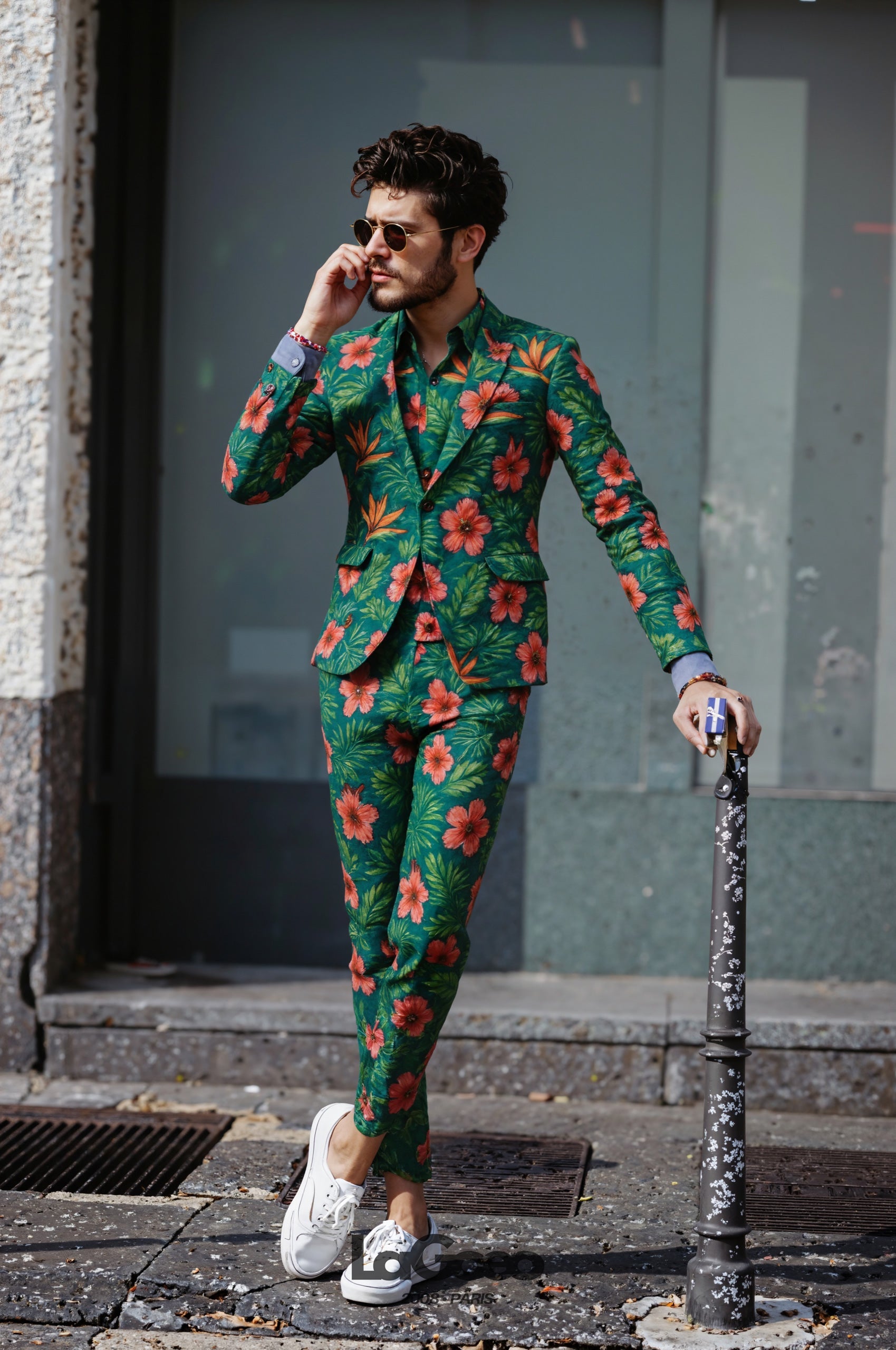 Vibrant_Tropical_Men's_Suit_Party_Wear_LAGOEO