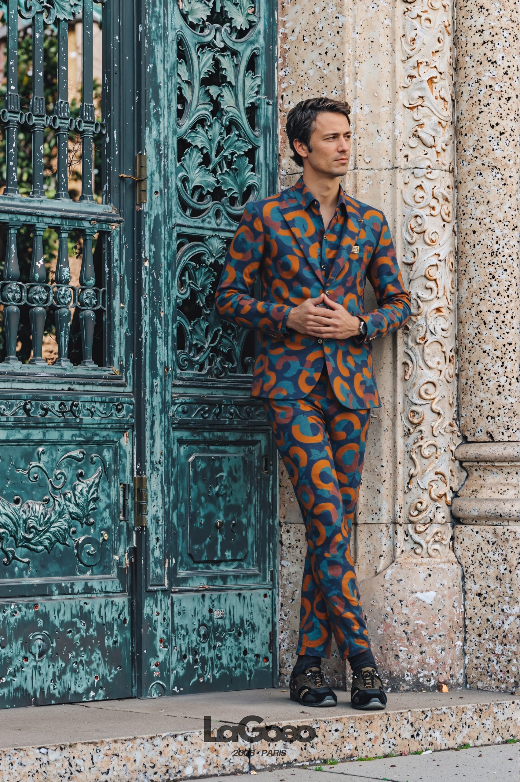 Vibrant_Abstract_Men's_Suit_Party_Wear_LAGOEO